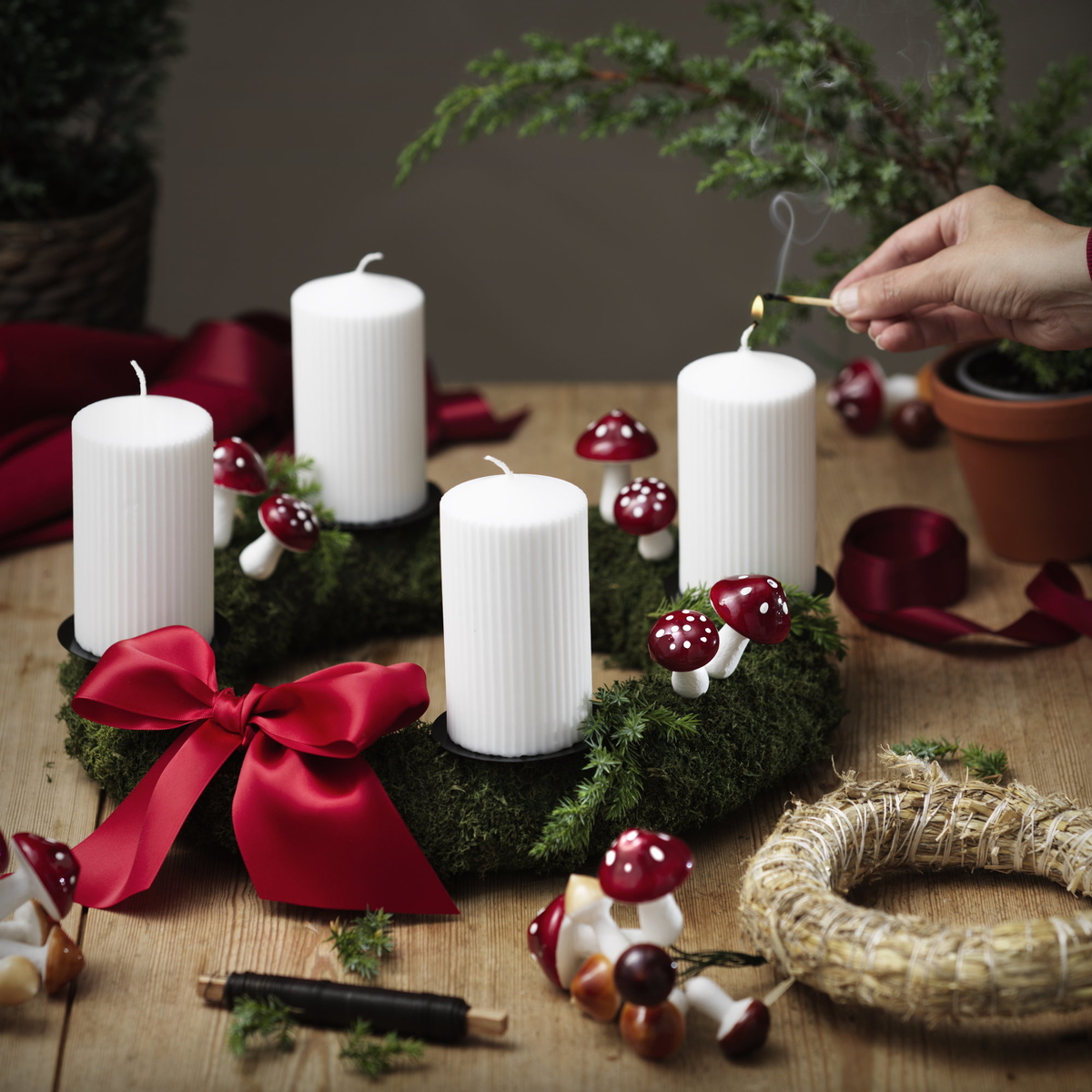 Lag en adventskrans med lys