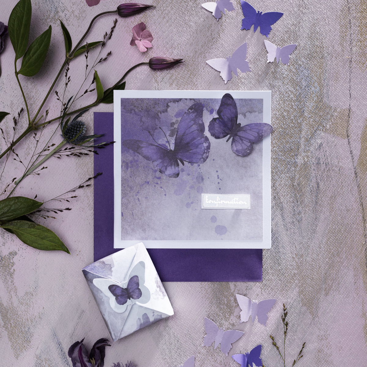 Konfirmasjonsinnbydelse med sommerfugler