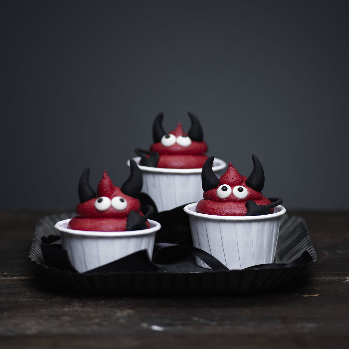 Server smådjevler på et fat